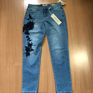 Vintage America Blues Embroidered Bestie Jeans